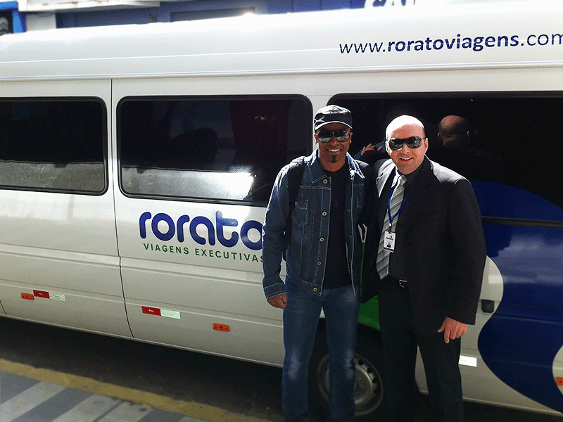 Cantor Alexandre Pires